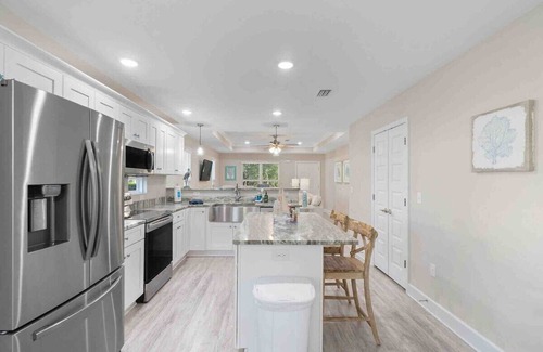Ono Island House | Coastal Dog-Friendly Haven, Mins to FL&AL Beaches