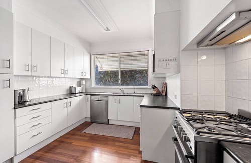 Dawesville House | Coastal-Family-Pet Friendly- Seaside Living-Getaway