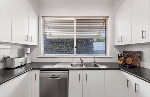 Dawesville House | Coastal-Family-Pet Friendly- Seaside Living-Getaway