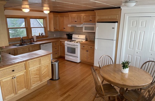Eastport Apartment | Coastal Gem historic Eastport Water Street walk to shops, restaurants, galleries