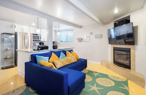 El Porto Condo | Coastal Haven Steps to Sand w/Garage & Rooftop