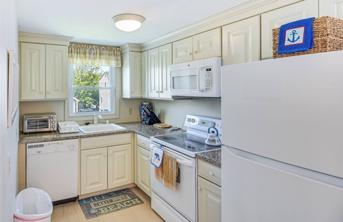 Newport East House | Coastal Home: 1 Mi to Beach, 2 Mi to Dtwn Newport!