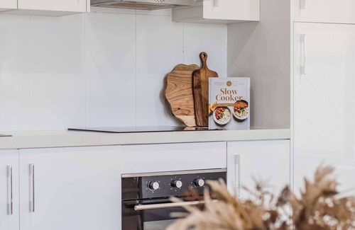 Tweed Heads House | Coastal Home Retreat - Spacious, Sleeps 12