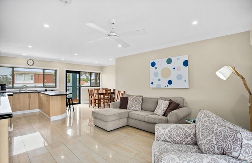 Windang Apartment | Coastal Loft @ Windang. Convenience at your doorstepn