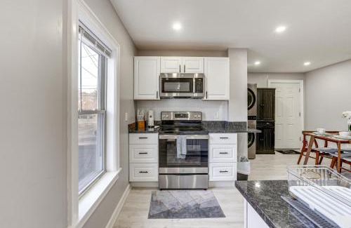 Lynn House | Coastal Lynn Escape with Fireplace 3 Mi to Beaches