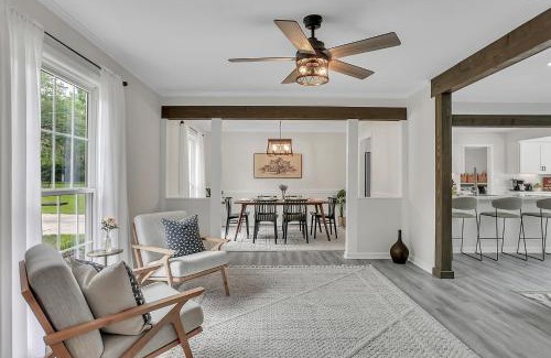 Savannah House | Coastal Pool Retreat Near Beach Downtown & Fun