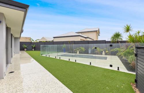 Secret Harbour House | Coastal Retreat with Pool Alfresco & Family Comfo