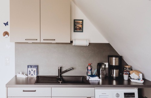 Wremen Apartment | Coastal time-out - cozy vacation apartment on the North Sea. Furry friends welcome.