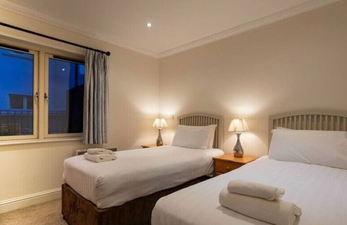 Schull Apartment | Coastal town 2-Bedroom apartment, West Cork - Schull Harbour Hotel