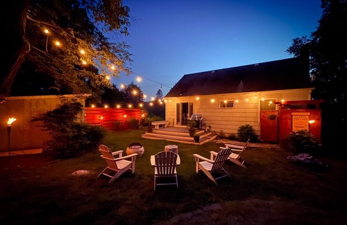 Stonington House | Coastal Vibes 3BR in Mystic w/Private Backyard, Outdoor Shower & Firepit