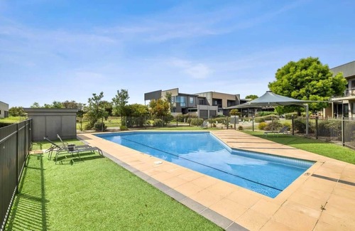 Torquay House | Coastal Villa with pool, close to golf and beach