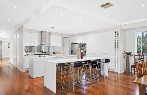 Upper Coomera House | Coaster By Khove Summ