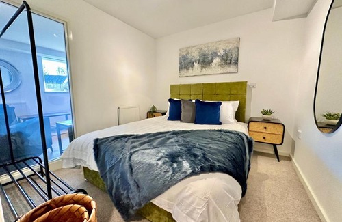 Nailsea Apartment | Coates House by Guestz