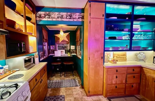 Viroqua Cottage | Cobalt Cottage: eclectic cozy home, right downtown