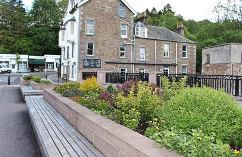 Dunblane House | Cobbler's Cottage