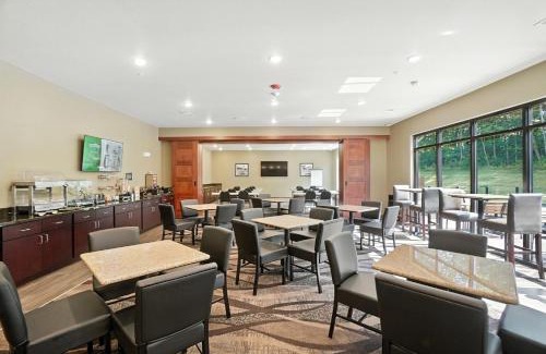 Bellefontaine Hotel | Cobblestone Hotel & Suites - Bellefontaine