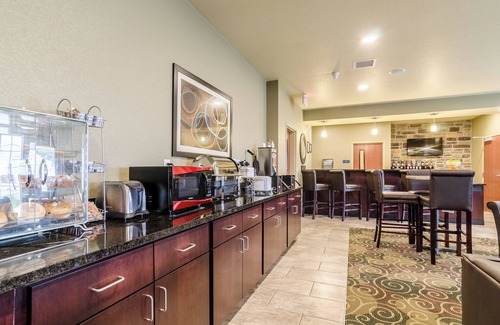 McCook Hotel | Cobblestone Hotel & Suites - McCook