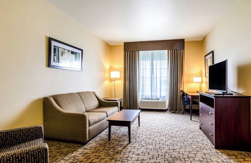 McCook Hotel | Cobblestone Hotel & Suites - McCook