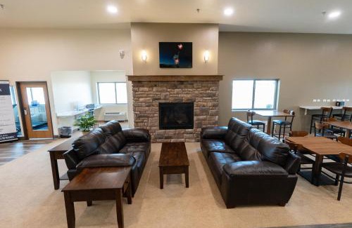 Allendorf Hotel | Cobblestone Hotel & Suites-Sheldon