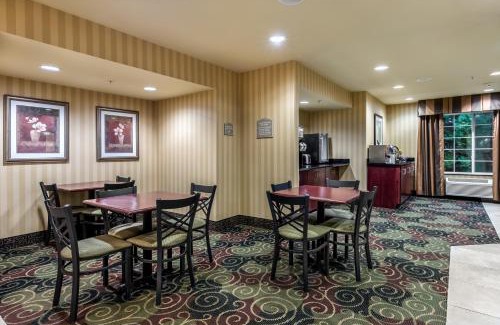 Vinton Hotel | Cobblestone Inn & Suites - Vinton, IA