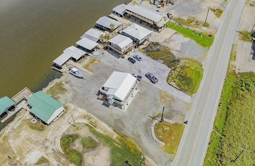 Chauvin House | Cocodrie Waterfront Fishing Camp - Sportsmans Paradise