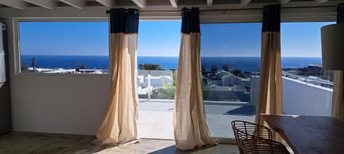 Los Cocoteros Apartment | CocoMar II- Ocean view luxury loft