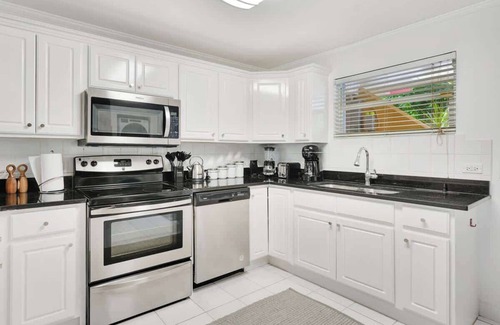 Northwest Point Condo | Coconut Bay Villas #113 - Ocean View 2 BR & Pool