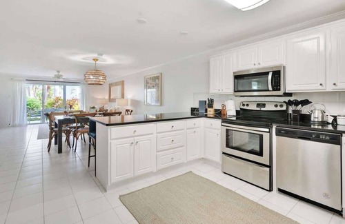 Northwest Point Condo | Coconut Bay Villas #113 - Ocean View 2 BR & Pool