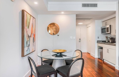 Coconut Grove Condo | Coconut Grove Studio: Sleeps 4 Includes Parking