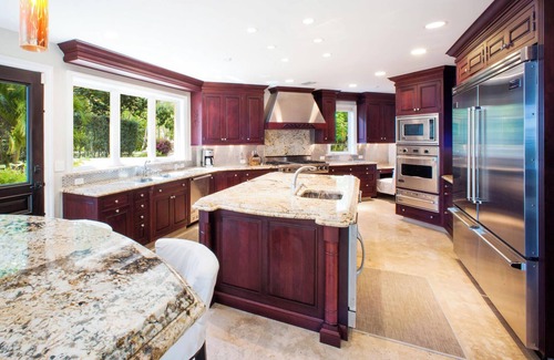 Seven Mile Beach House | Coconut Walk: Luxe Seven Mile Beach Estate w/Private Barefoot Beachfront, Pool,
