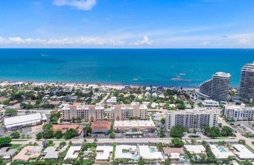 Dolphin Isles Apartment | Coconut Walk To The BeachComfy Beds Firepit Pool