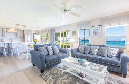 Seven Mile Beach Condo | Cocoplum #1 Oceanfront Condo on 7 Mile Beach