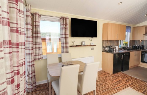 Mullacott Cottage | CODY LODGE, pet friendly, with a garden in Ilfracombe
