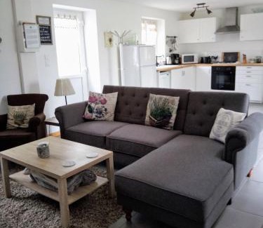 Credin House | Coet Moru Gites Lavender Cottage