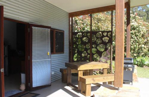 Lowanna Apartment | Coffs Coast Mountain Retreat