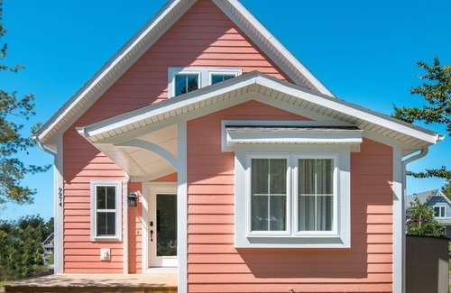 Empire House | Coho Cottage 3 Bedroom Home by RedAwning