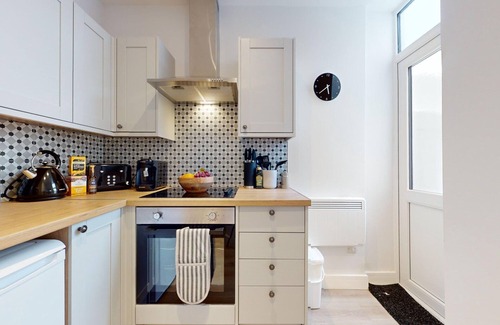Roath Apartment | Cohost Partners Cozy 1BR Free Parking