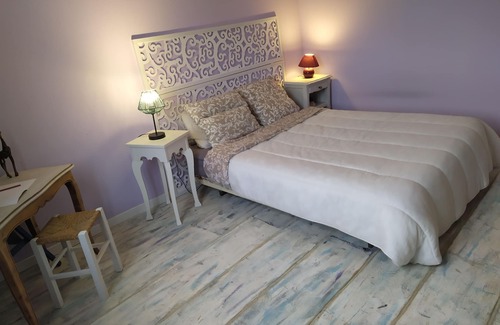 Saint-Etienne-des-Oullieres House | Color house Beaujolais