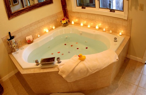 Henniker Hotel | Colby Hill Inn