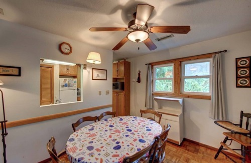 Ocracoke Apartment | Cole Bin: Located on a quiet street in Ocracoke