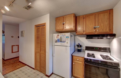 Ocracoke Apartment | Cole Bin: Located on a quiet street in Ocracoke
