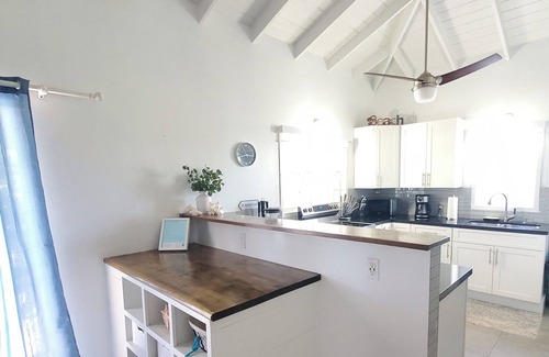 Middle Caicos Villa | Colibri Oasis 3-BR Villa in wonderful Grace Bay with Pool steps from your door!