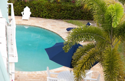 Bahama Reef Apartment | Colindale Apartments
