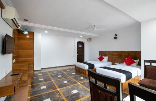 Gandhinagar Hotel | Collection O 49275 Hotel Suman City