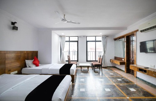 Gandhinagar Hotel | Collection O 49275 Hotel Suman City