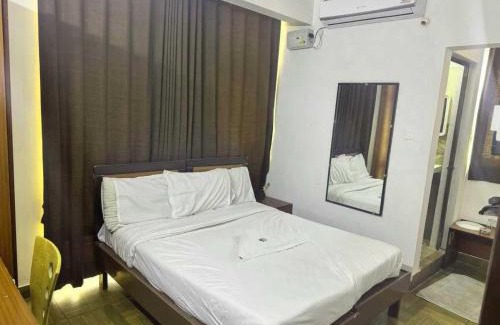 Jalahalli Hotel | Collection O Abbigere MLV Grand