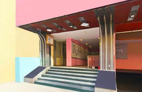 Ameerpet Hotel | Collection O Ameerpet Balkampet Road