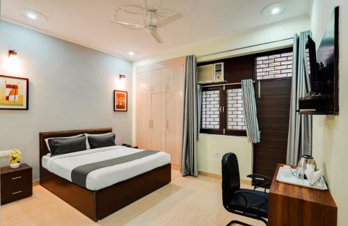 Sector 70 Hotel | Collection O Hotel Villa Vista