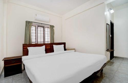Kulanada Hotel | Collection O Pathanamthitta Near Mahatma Gandhi Statue