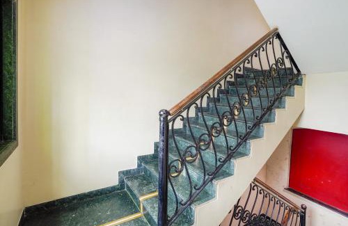 Mira Road East Hotel | Collection O Sapna